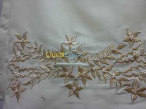 Trousseaux de mariee et aitres.