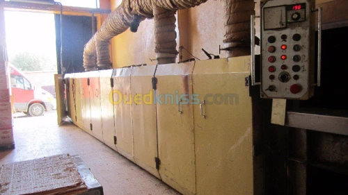 UNE CHAINE COMPLETTE DE GAUFRETTE