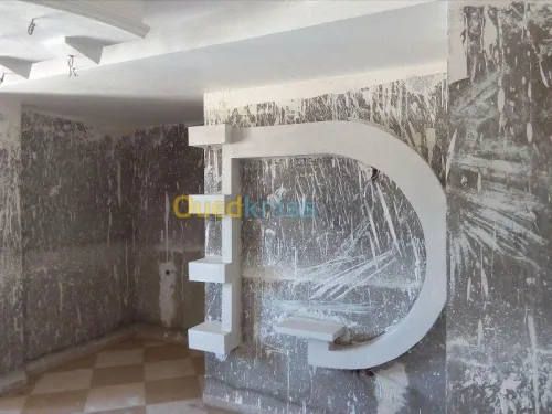 Décoration en plâtre