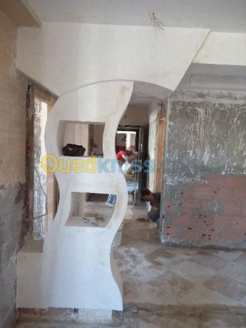 Décoration en plâtre