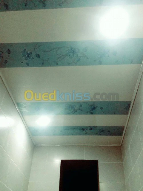 montage faux plafond en PVC 