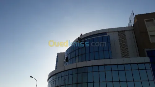 netoyage façade et montage des baches 