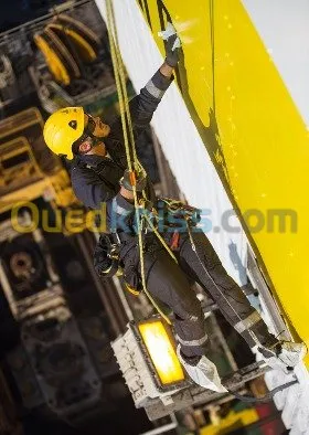 netoyage façade et montage des baches 