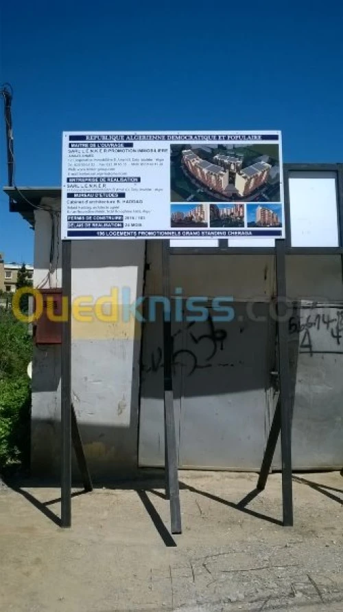 Enseigne-COM-Panneau-Autocollant