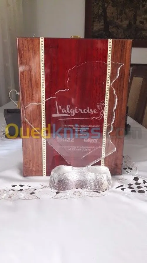  Gravure Laser sur Verre  et Trophée