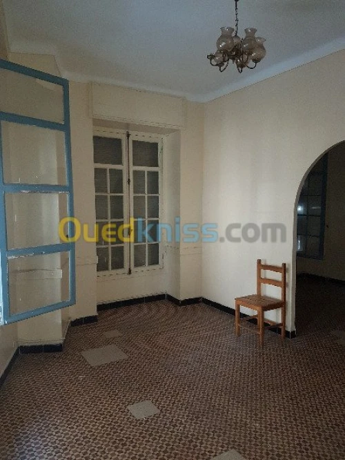 Location Appartement F8 Alger Bab el oued