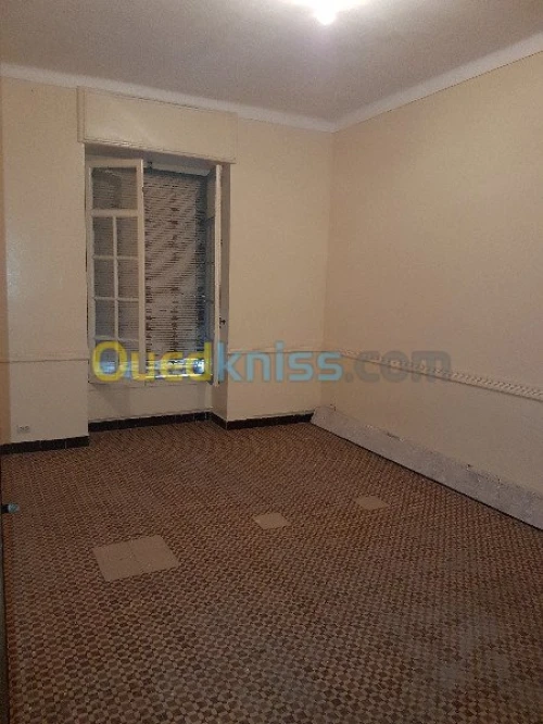 Location Appartement F8 Alger Bab el oued