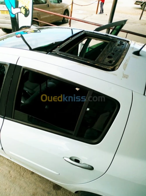 Toit ouvrant toit panoramique ciel de toit تغيير قماش سقف السيارات 