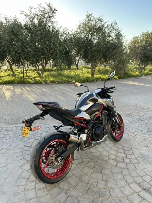Kawasaki Z900 