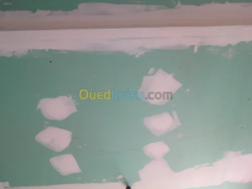 Placo plâtre plafond revêtement mural