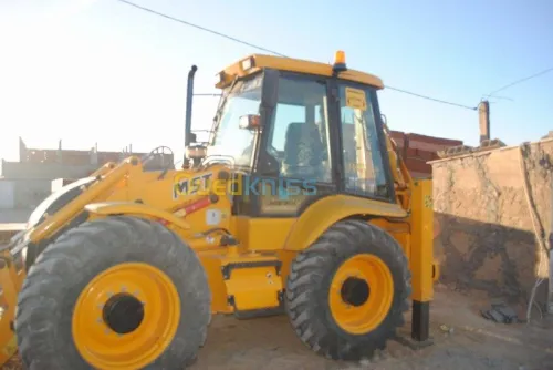 location chargeur pelleteuse MST  4*4