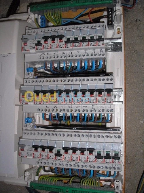  Electricien batiment