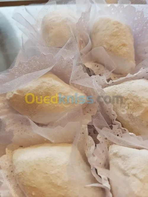 GÂTEAUX SALES/ SUCRES 