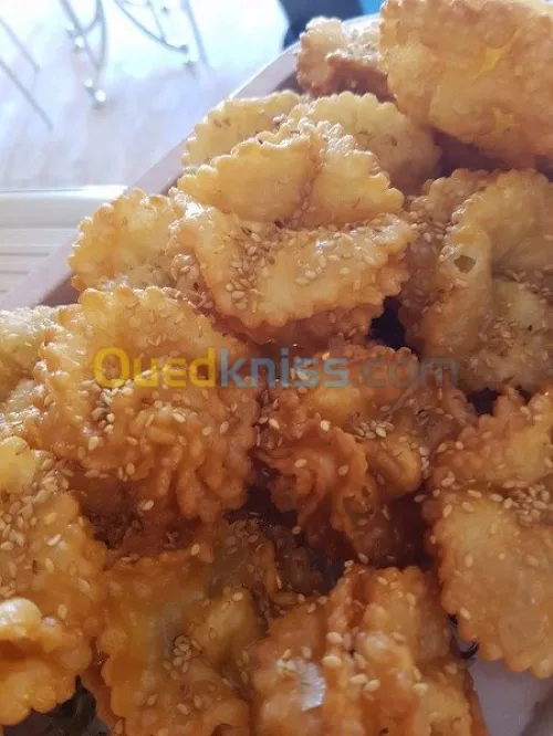 GÂTEAUX SALES/ SUCRES 