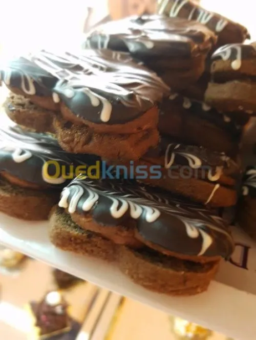 GÂTEAUX SALES/ SUCRES 