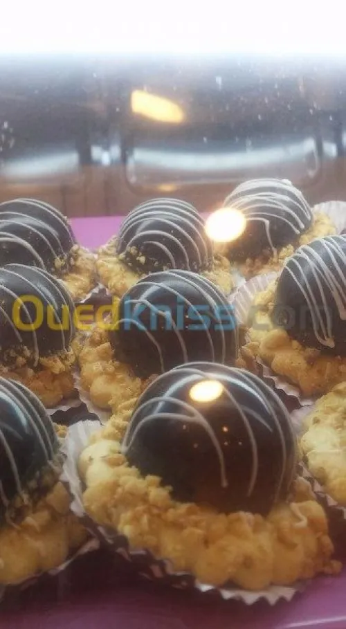 GÂTEAUX SALES/ SUCRES 