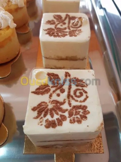 GÂTEAUX SALES/ SUCRES 