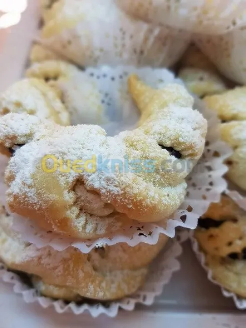 GÂTEAUX SALES/ SUCRES 