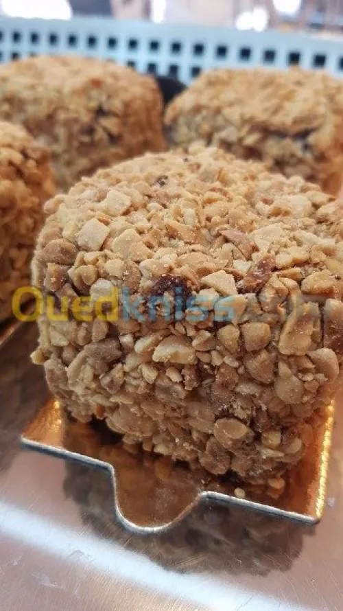 GÂTEAUX SALES/ SUCRES 