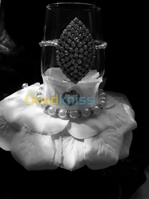 Habilleuse pour mariée avec Bijoux