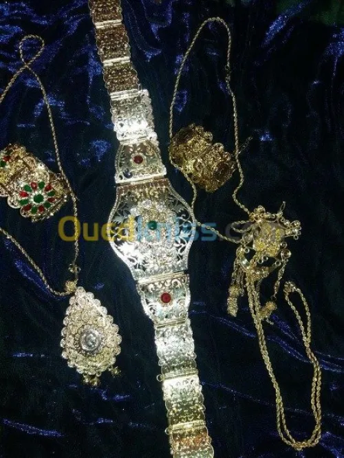 Habilleuse pour mariée avec Bijoux