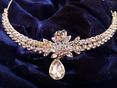 Habilleuse pour mariée avec Bijoux