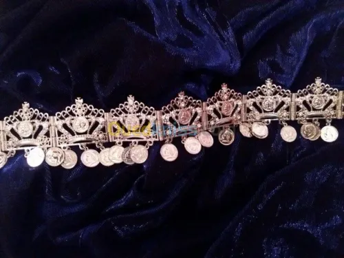 Habilleuse pour mariée avec Bijoux
