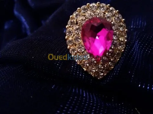 Habilleuse pour mariée avec Bijoux