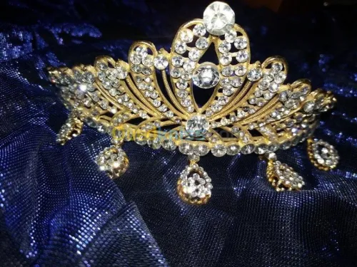 Habilleuse pour mariée avec Bijoux
