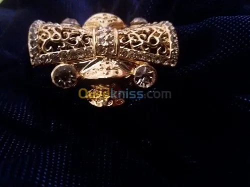 Habilleuse pour mariée avec Bijoux
