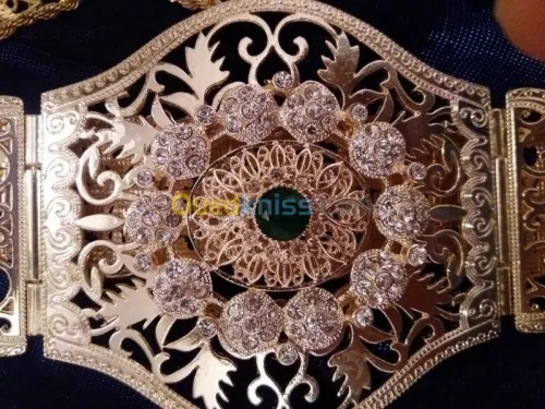 Habilleuse pour mariée avec Bijoux