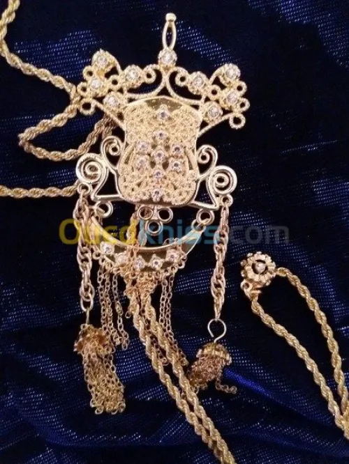 Habilleuse pour mariée avec Bijoux