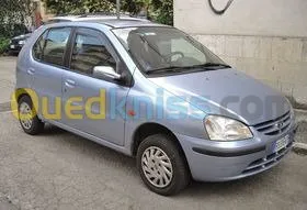 MAHINDRA BOLERO ET TATA INDICA