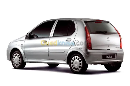 MAHINDRA BOLERO ET TATA INDICA