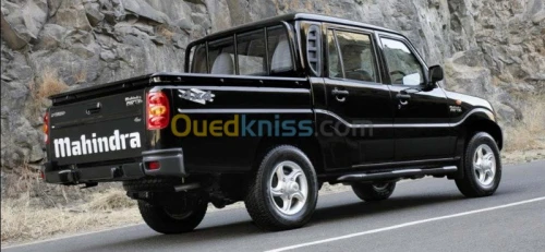 MAHINDRA BOLERO ET TATA INDICA