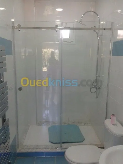 Aménagement en vitres et pvc