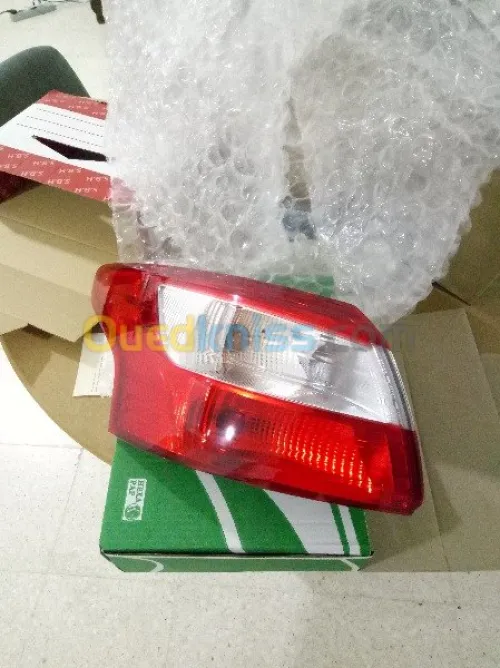 Feu arriere gauche pour ford focus 3