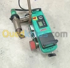 Soudeuse de bâche  leister