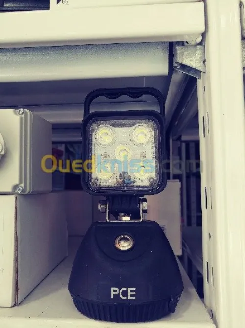 Projecteur portatif LED avec batterie 