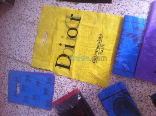 Fabrication des sacs en plastique