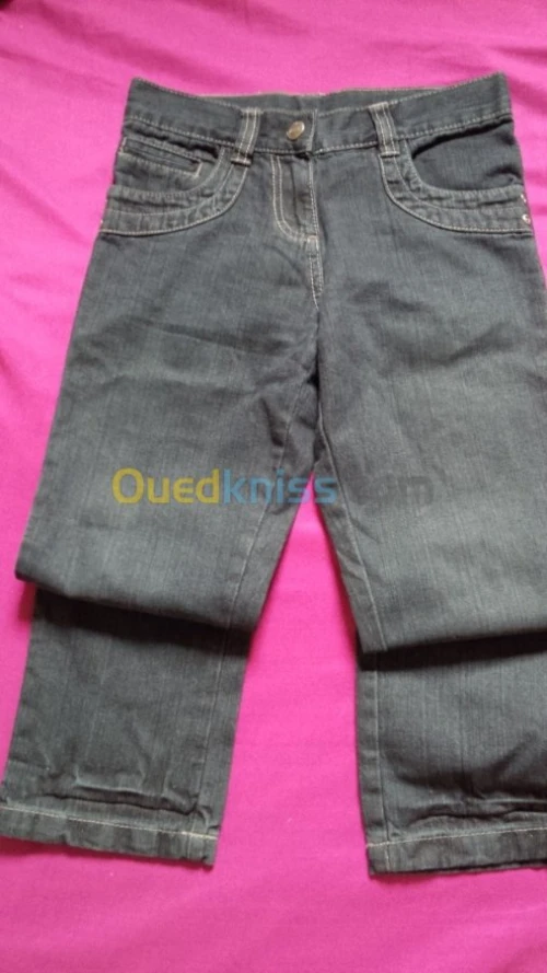 LOT DE VETEMENTS POUR ENFANTS