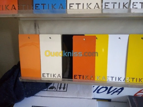 Peinture époxy électrostatique au four