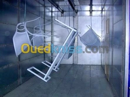 Peinture époxy électrostatique au four