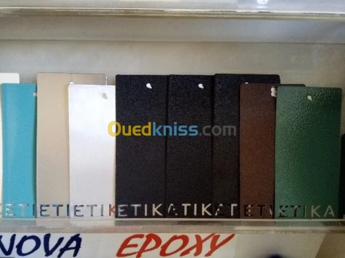 Peinture époxy électrostatique au four