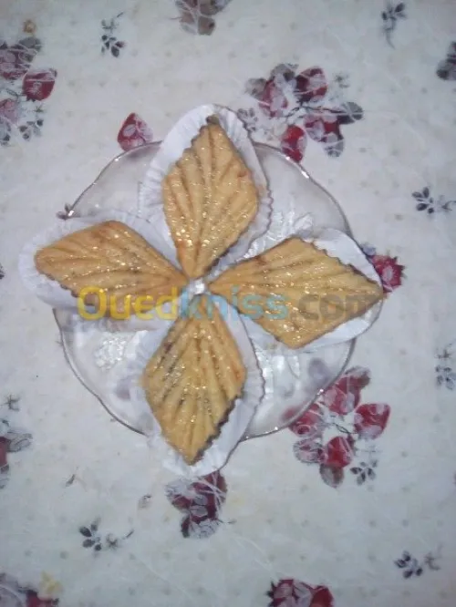 Préparatrice  des gateaux