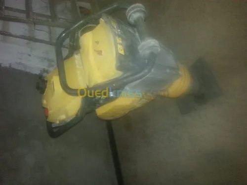 compacteur dame sauteuse  