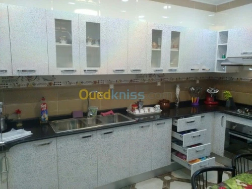 FABRICATION DE CUISINE SUR -MESURE 