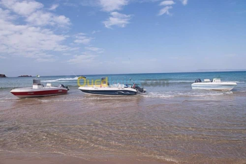 Location de bateaux et jetski bouée tracté Pédalo plongée sous marine ettoutes jeux nautique 