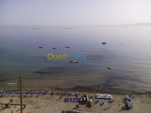 Location de bateaux et jetski bouée tracté Pédalo plongée sous marine ettoutes jeux nautique 