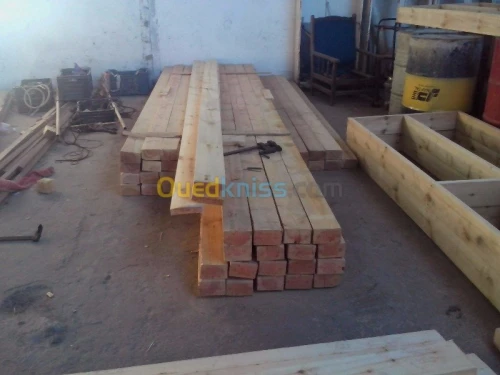 FABRICATION DE CHALETS EN BOIS ROUGE